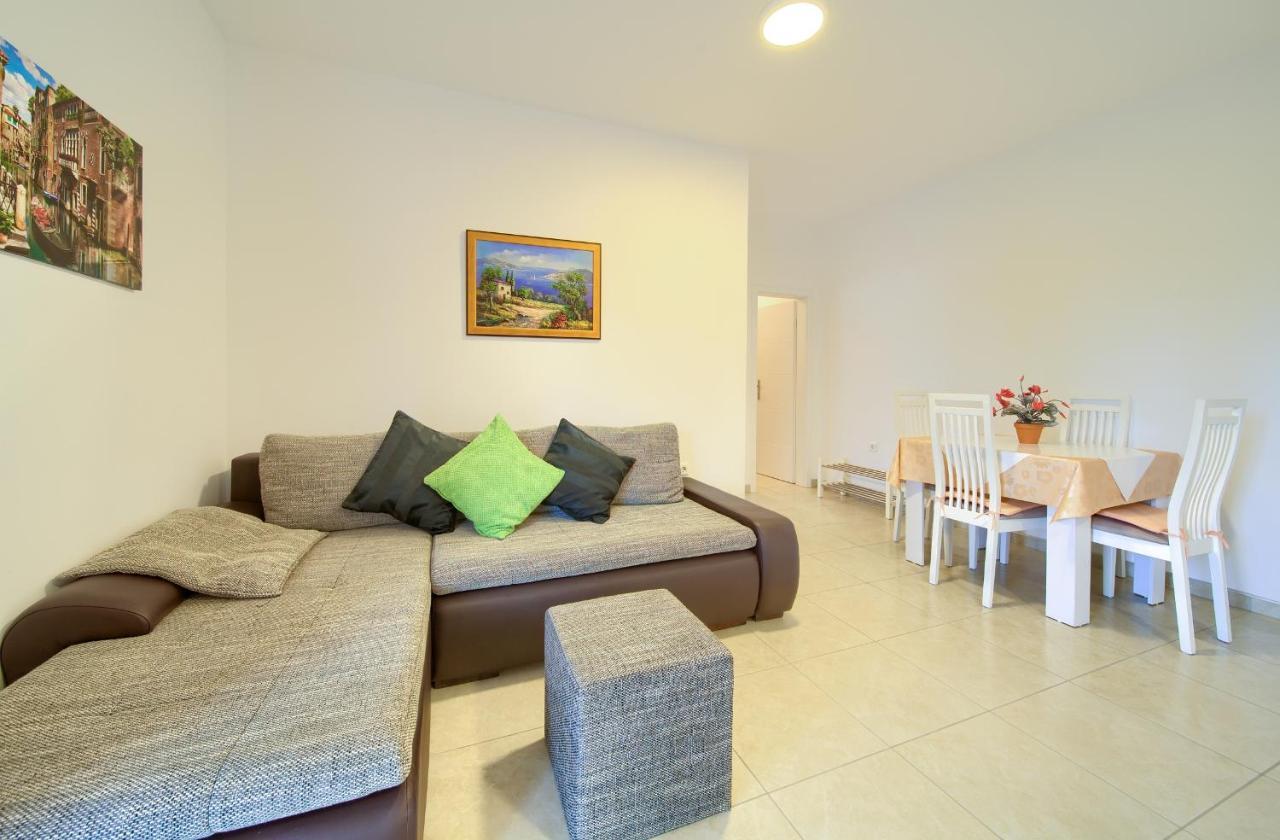 Apartmani Mara Matic มาลินสกา ภายนอก รูปภาพ