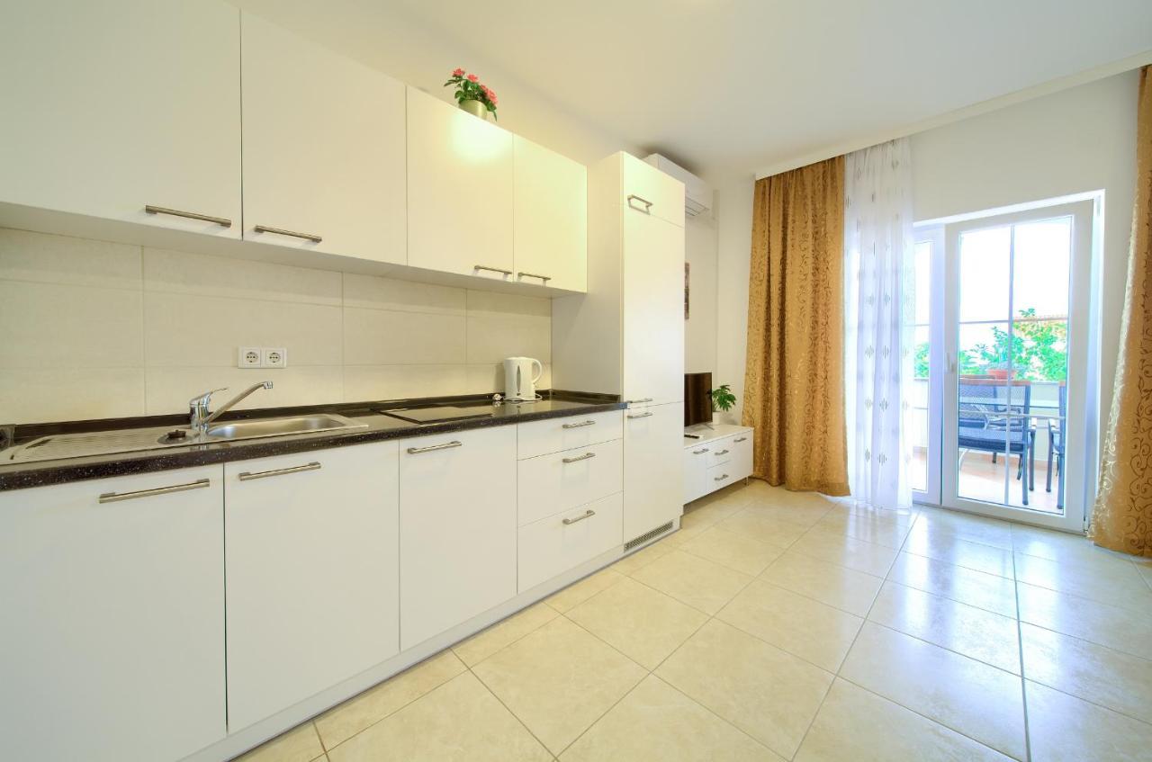 Apartmani Mara Matic มาลินสกา ภายนอก รูปภาพ