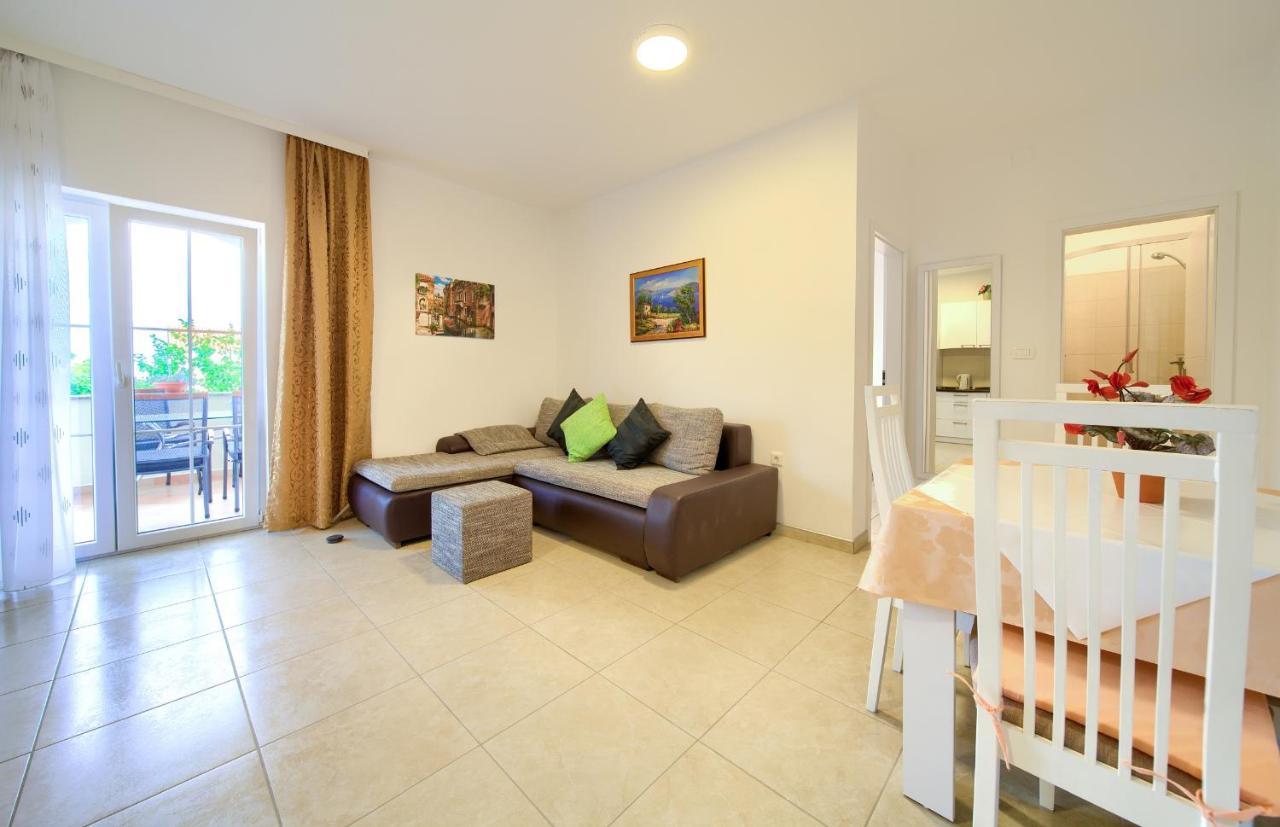 Apartmani Mara Matic มาลินสกา ภายนอก รูปภาพ