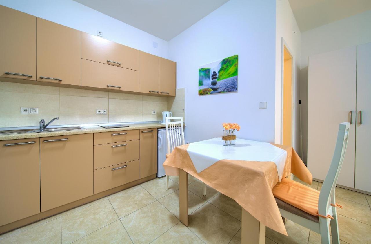 Apartmani Mara Matic มาลินสกา ภายนอก รูปภาพ