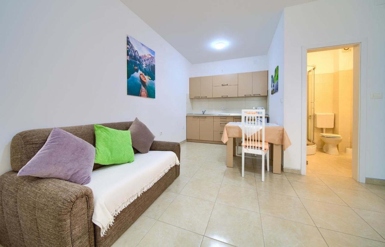 Apartmani Mara Matic มาลินสกา ภายนอก รูปภาพ