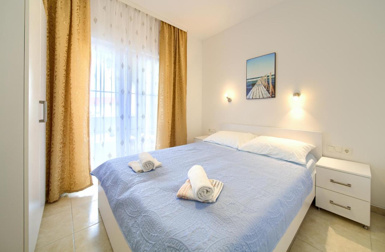 Apartmani Mara Matic มาลินสกา ภายนอก รูปภาพ