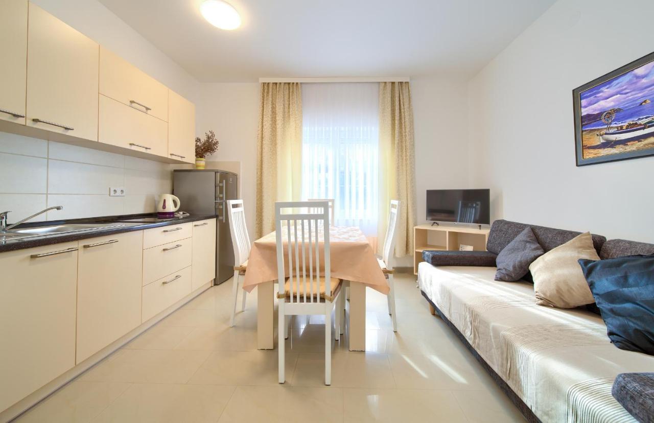 Apartmani Mara Matic มาลินสกา ภายนอก รูปภาพ