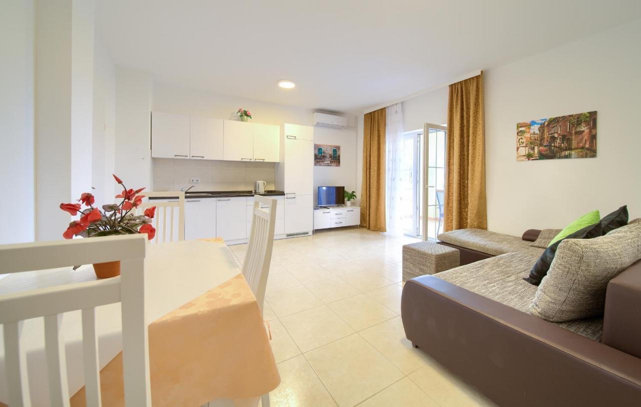 Apartmani Mara Matic มาลินสกา ภายนอก รูปภาพ