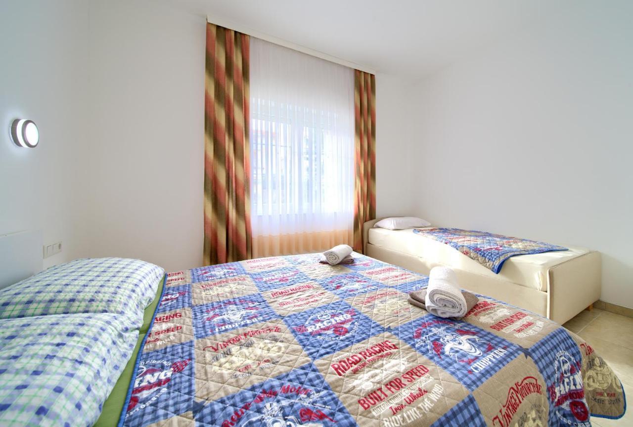Apartmani Mara Matic มาลินสกา ภายนอก รูปภาพ